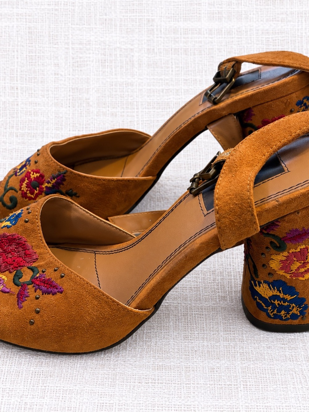 Mari A Women’s Size 6.5 Tan Floral Embroidered Block Heel Sandals Boho